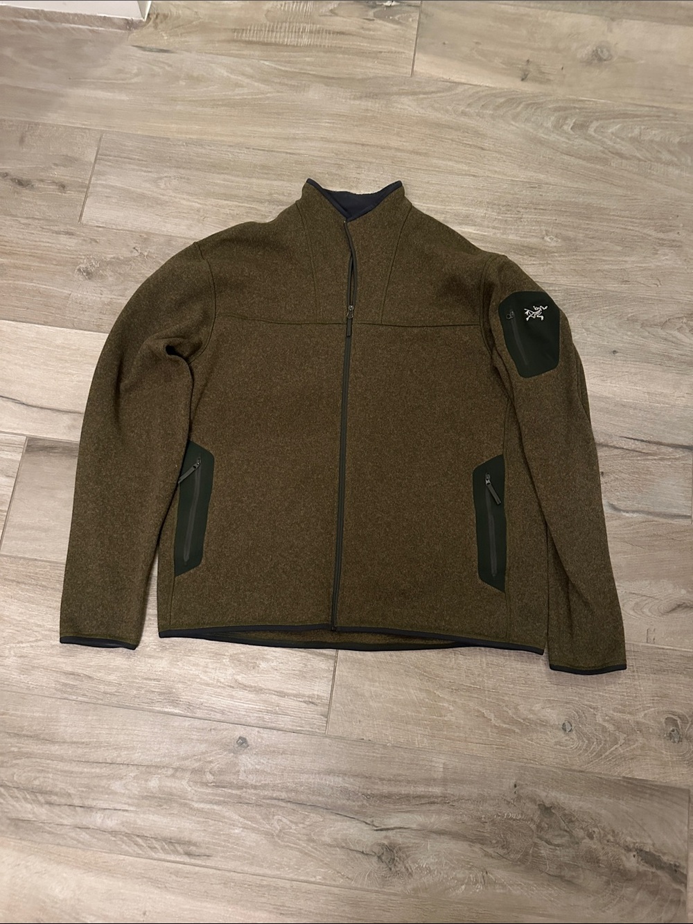 Arcteryx Men's Olive Green Full-Zip Jacket